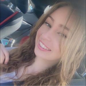 Meet your Posher, Ebony